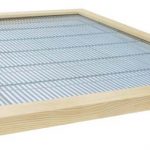 10 Frame Wood-Bound Queen Excluder